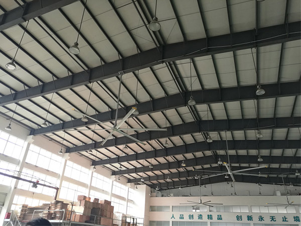 東莞家具廠(chǎng)車(chē)間安裝工業(yè)大風(fēng)扇通風(fēng)降溫工程案例