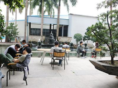 潤東方環(huán)?？照{(diào)公司銷售部職工休閑區(qū)