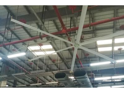 工業(yè)大風扇是車間常用的降溫設備